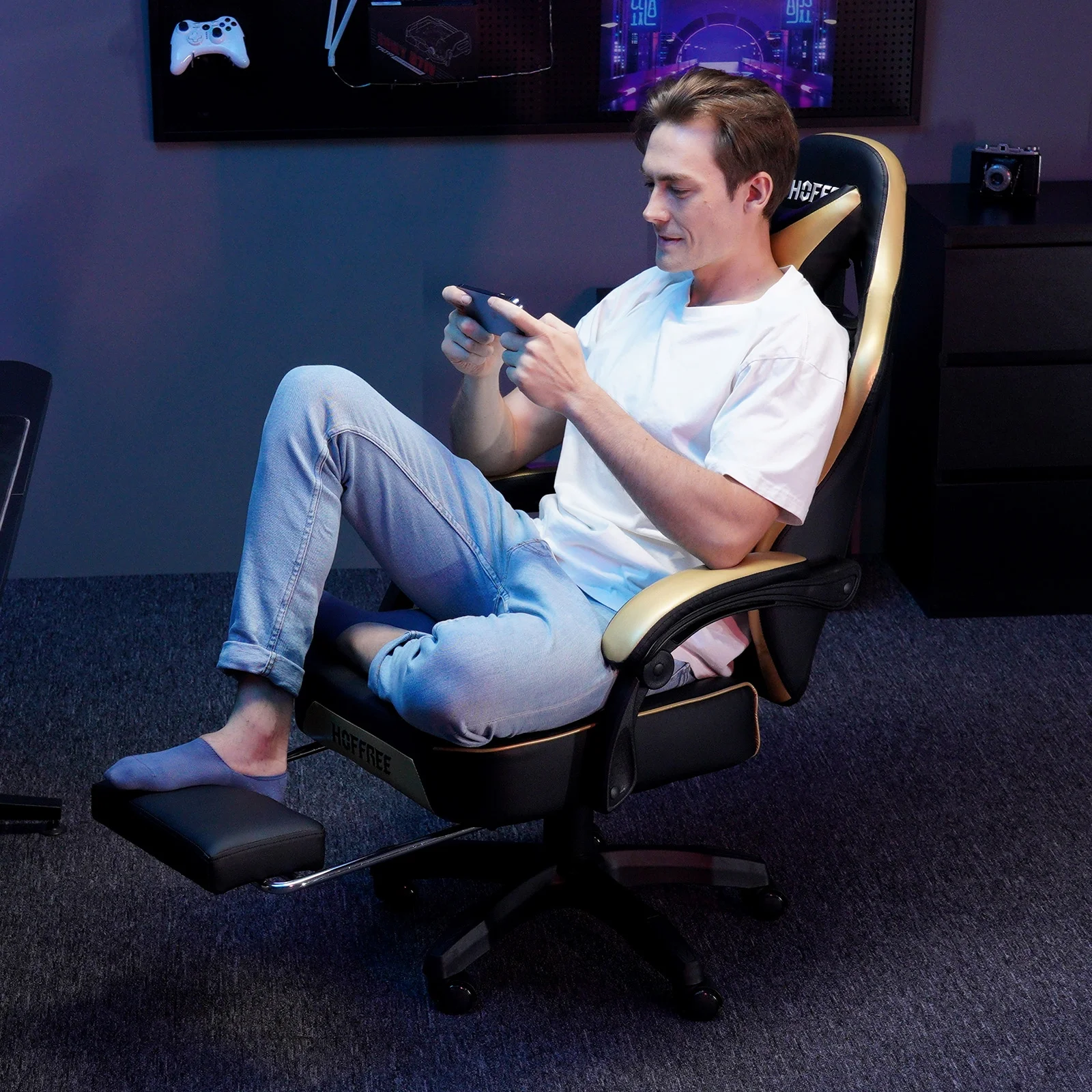 Hoffree Gaming Chair with Speakers PU Gamer Chair with footrest and massage Egonomic Computer Game Chair with Headrest and Lumbar Support for Adults and Office Gaming, 440 LBS